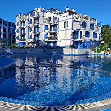 דירה студио C19 в к-с Blue Bay Palace פומורי