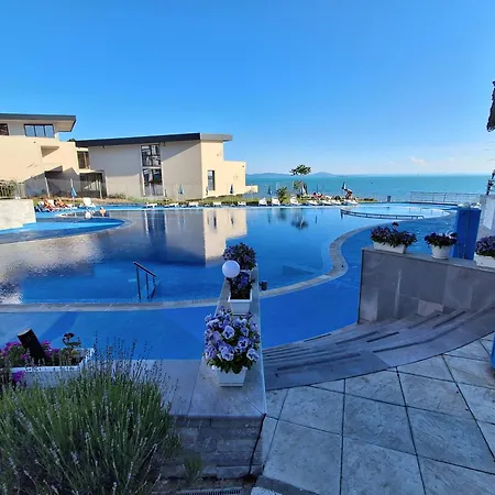 דירה студио C19 в к-с Blue Bay Palace *