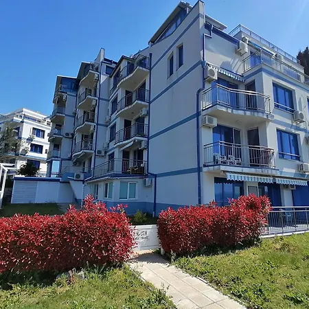 דירה студио C19 в к-с Blue Bay Palace פומורי