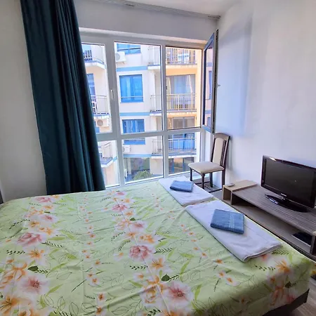 студио C19 в к-с Blue Bay Palace פומורי